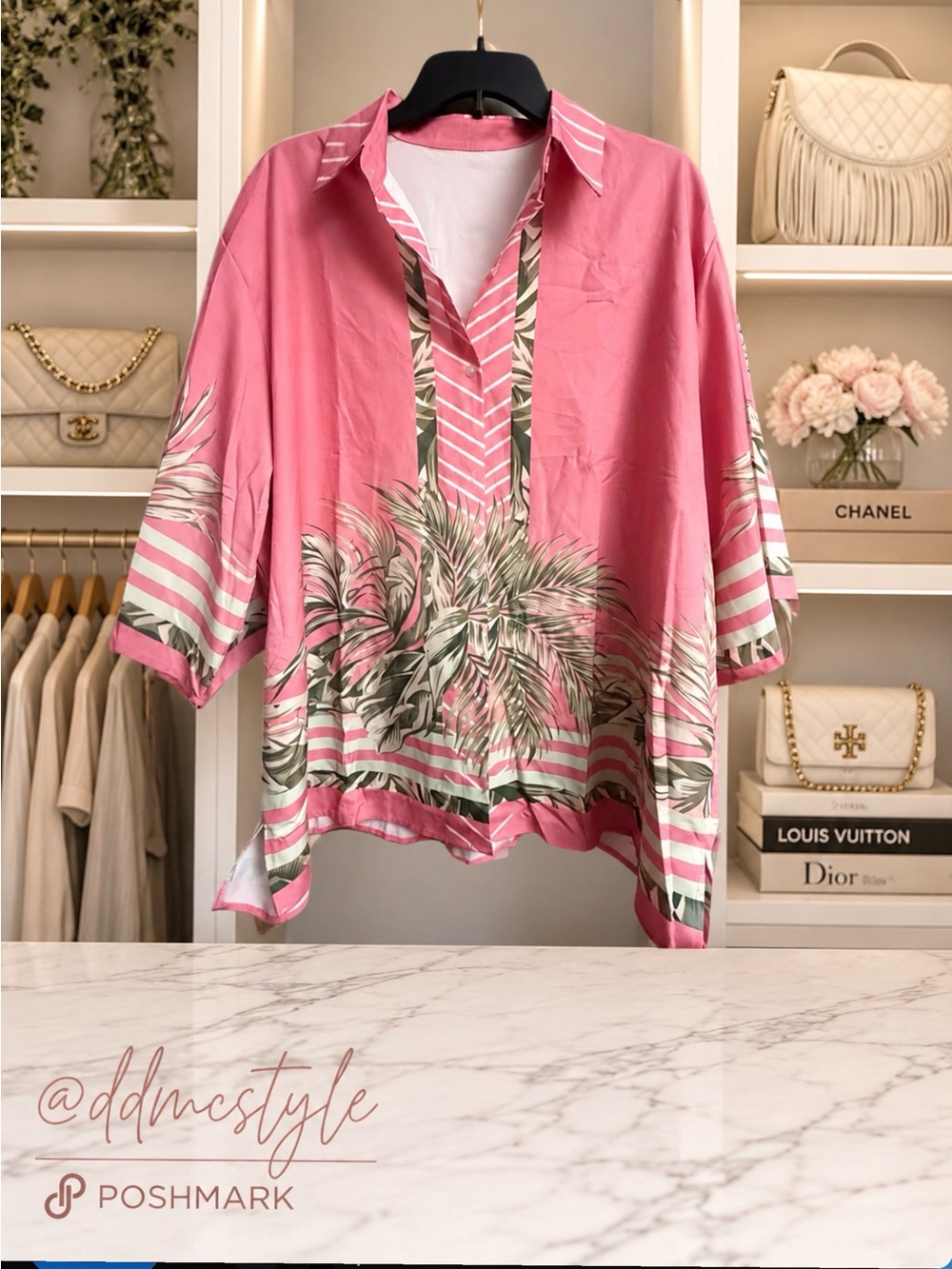 Pink NWOT Tropical 🌴 Print V-Neck Women's blouse oversized button down - Picture 1 of 1
